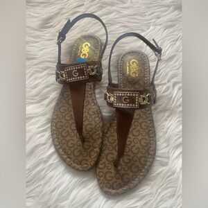 GBG thong sandals New size 10